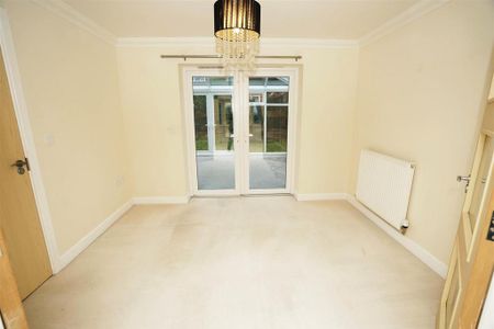 4 bedroom detached house to rent - Photo 3