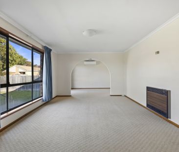 Three bedrooms and HUGE YARD! - Photo 3