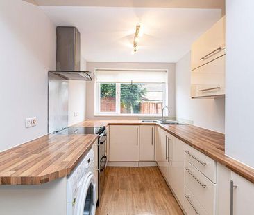 3 bedroom semi-detached house to rent - Photo 6