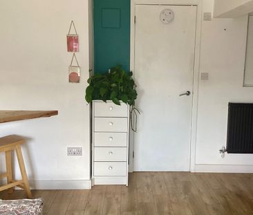 Studio Flat, Brentwood Road, BN1 - Photo 4