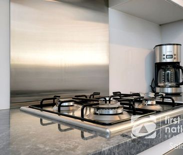 Style and Sophistication - Photo 6