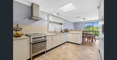 Spacious Family Home Packed With Features! - Photo 3