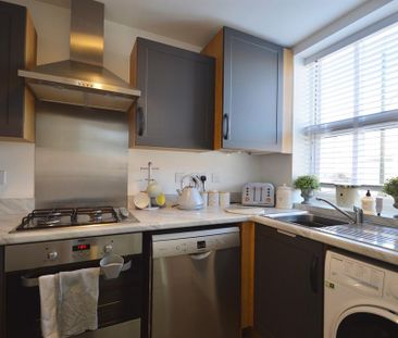 2 bedroom semi-detached house to rent - Photo 4