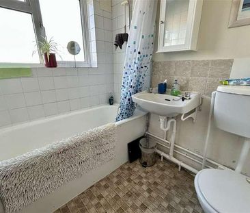 Southampton, SO45 - Photo 3