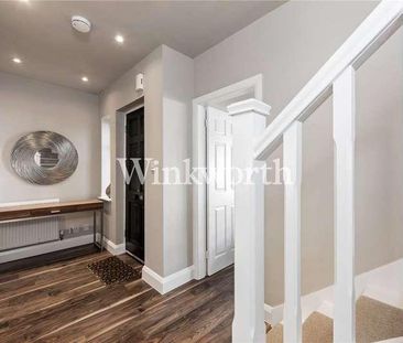 Empire Avenue, London, N18 - Photo 1