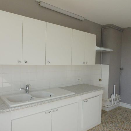 Appartement F3 ascenseur et place de parking - Photo 4