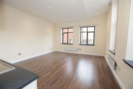 High Street, KIDDERMINSTER - Photo 5