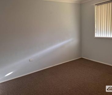 Brick & tile Taree West family home - Photo 4