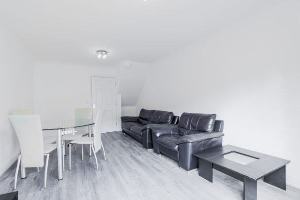 3 Bed Mews House With Garden In A Great Location in SE15 - Photo 1