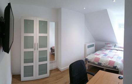 5 bedroom semi-detached house to rent - Photo 2