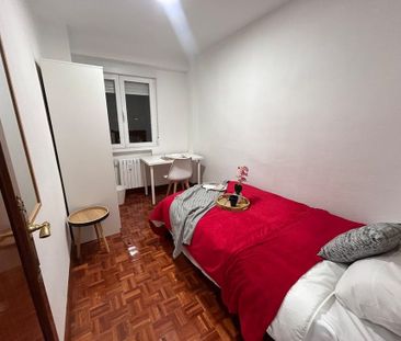 Calle de Fermín Caballero, Madrid, Community of Madrid 28034 - Photo 4