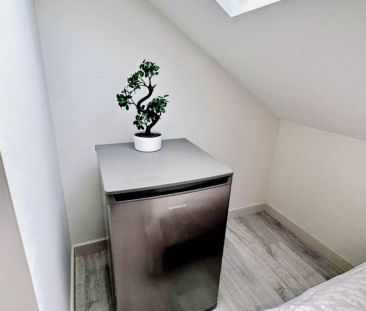 3 Bedroom 3 Bathroom room 5 - Photo 6