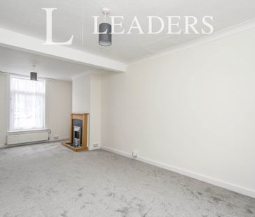 3 bedroom house to rent Grove Road, Gosport, PO12 - Photo 1