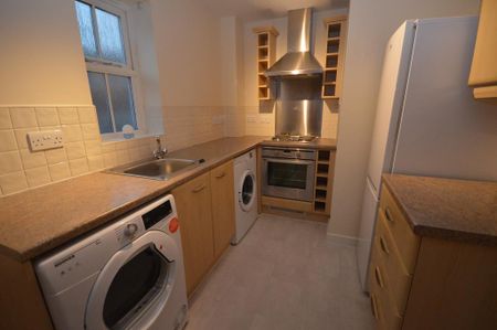 2 bedroom apartment to rent - Photo 4