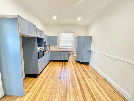 BEAUTIFUL 3 BEDROOM HOME ON BONARIUS - Photo 4