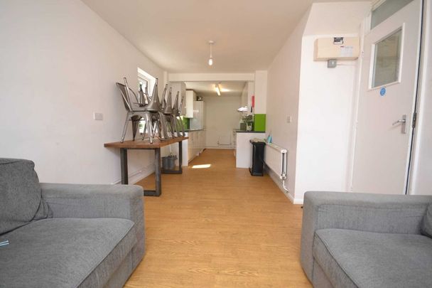 Price £3,900 pcm - Available 01/07/2026 - Furnished - Photo 1