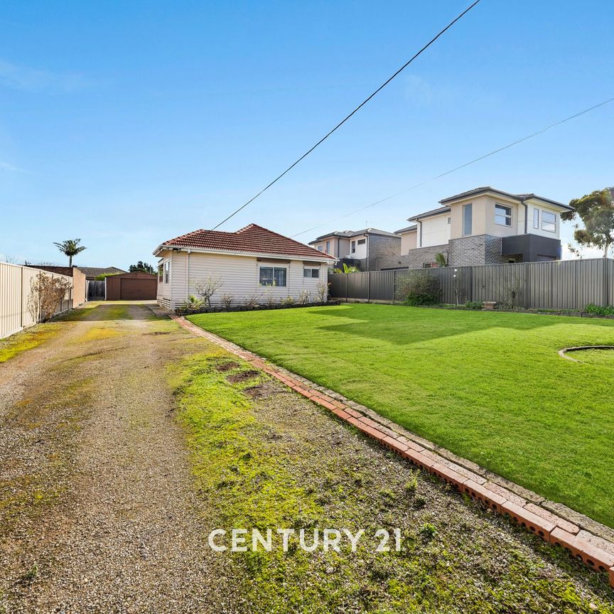 Cosy Home&comma; Great Location & Lots of Space & Privacy&excl; - Photo 1