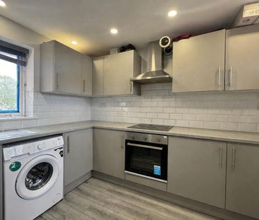 Keats Way, West Drayton UB7, London - Photo 5