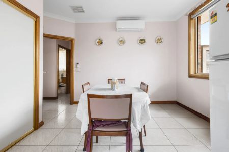 2 Bedroom Fully Furnished Unit - Photo 3