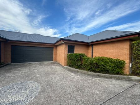 LOCATION AT IT'S PRIME! - Photo 3