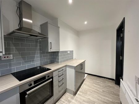 High Street, Cwmgwrach, NEATH - Photo 4