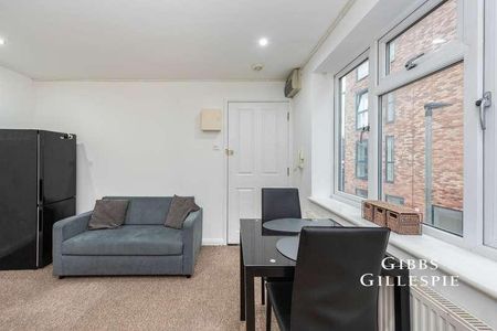 Staines Road, Hounslow, TW4 - Photo 3