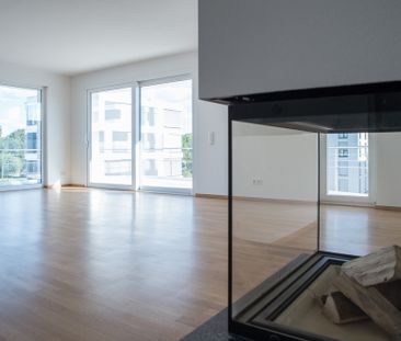 Top ausgestattete Panoramawohnung mit Rheinblick, Wellness im Haus - Photo 1