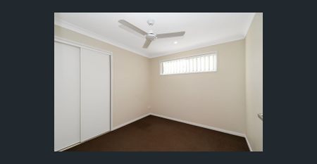 Beautifully presented 4 Bedroom home with an Extra Large Living Area - Photo 4