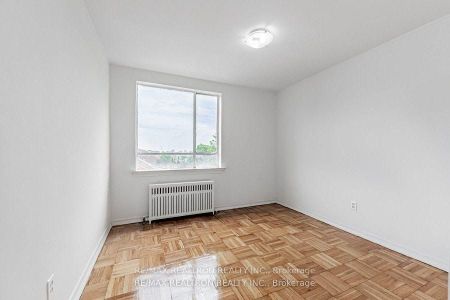 For Lease - 2515 Eglinton Avenue Unit# 310, Toronto, Ontario - Photo 5
