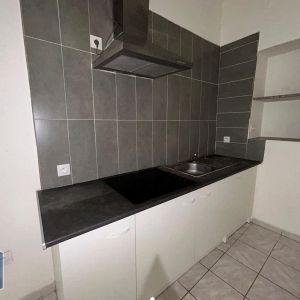 Location Appartement 2 pièces 29m² CARPENTRAS 84200 - Photo 2