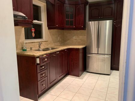 For Lease - 275 Tower Drive, Toronto, Ontario - Photo 3