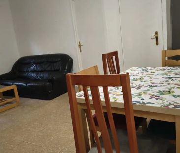 Room in a shared 4-bedroom apartment for rent in El Carmel, bills i... - Photo 5