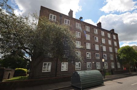 1 bedroom in a flat share to rent - Photo 3