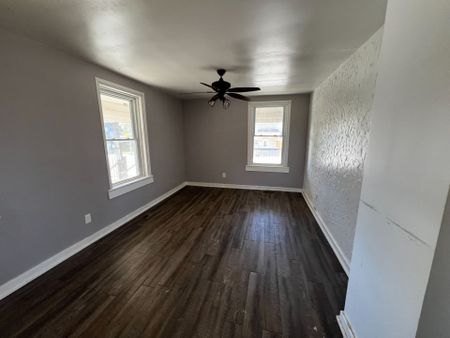 For Lease - 88 King Street, Kawartha Lakes, Ontario - Photo 2