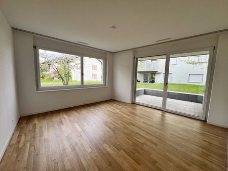 Schöne 4.5-Zimmerwohnung im Erdgeschoss zu vermieten - Photo 2