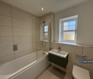 3 bedroom semi-detached house to rent - Photo 3