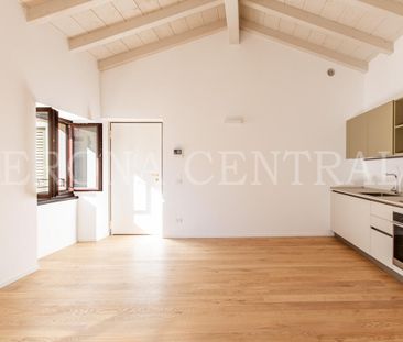 Luminoso Bilocale con Travi a Vista in Palazzo Ravignani Benini- Ve... - Photo 4