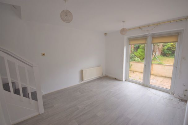 Newly refurbished Two bedroom mid terrace - Photo 1