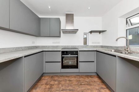 2 bedroom semi-detached bungalow to rent - Photo 5