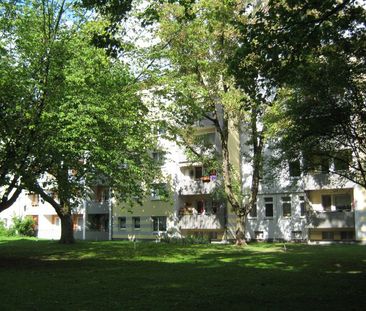 Schönes Zuhause - Gemütliche Balkonwohnung für Sie! - Photo 1