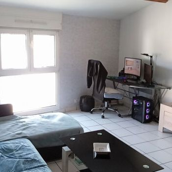 Appartement 2 pièces 42m2 REIMS 520 euros - Photo 1