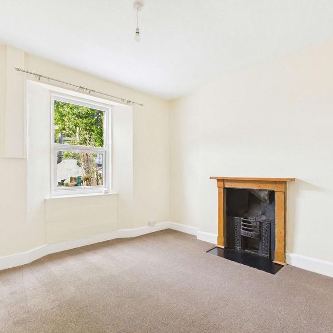 4 bedroom terraced house to rent - Photo 1