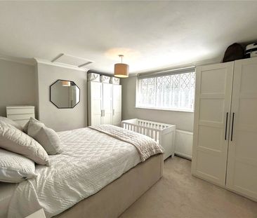 Aldershot Road, Church Crookham, Fleet, Hampshire, GU52 - Photo 6