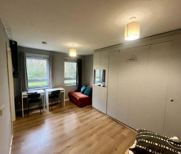 Studio to rent - Photo 2