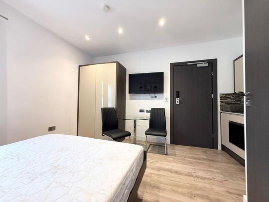 Studio to rent - Photo 1