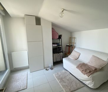 Appartement 3 pièces 65m2 MARSEILLE 10EME 923 euros - Photo 1