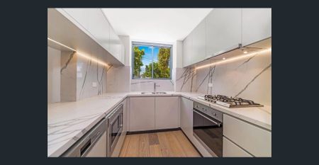 Spacious Three-Story Town house in Green Square For Rent - Photo 4