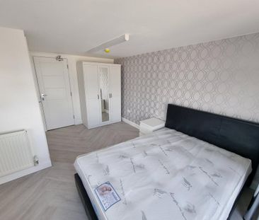 1 bedroom house of multiple occupation to rent - Photo 4