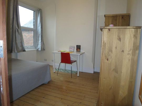 6 bedroom house to rent - Photo 1