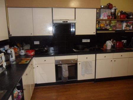 1 bedroom in a house share to rent - Photo 4
